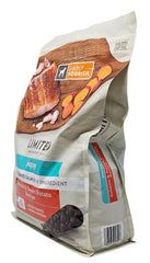 SIMPLY NOURISH puppy salmon kibble closeup shows crunchy texture for meals.