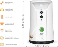 SKYMEE treat dispenser action showing treats tossing to engage a playful dog.
