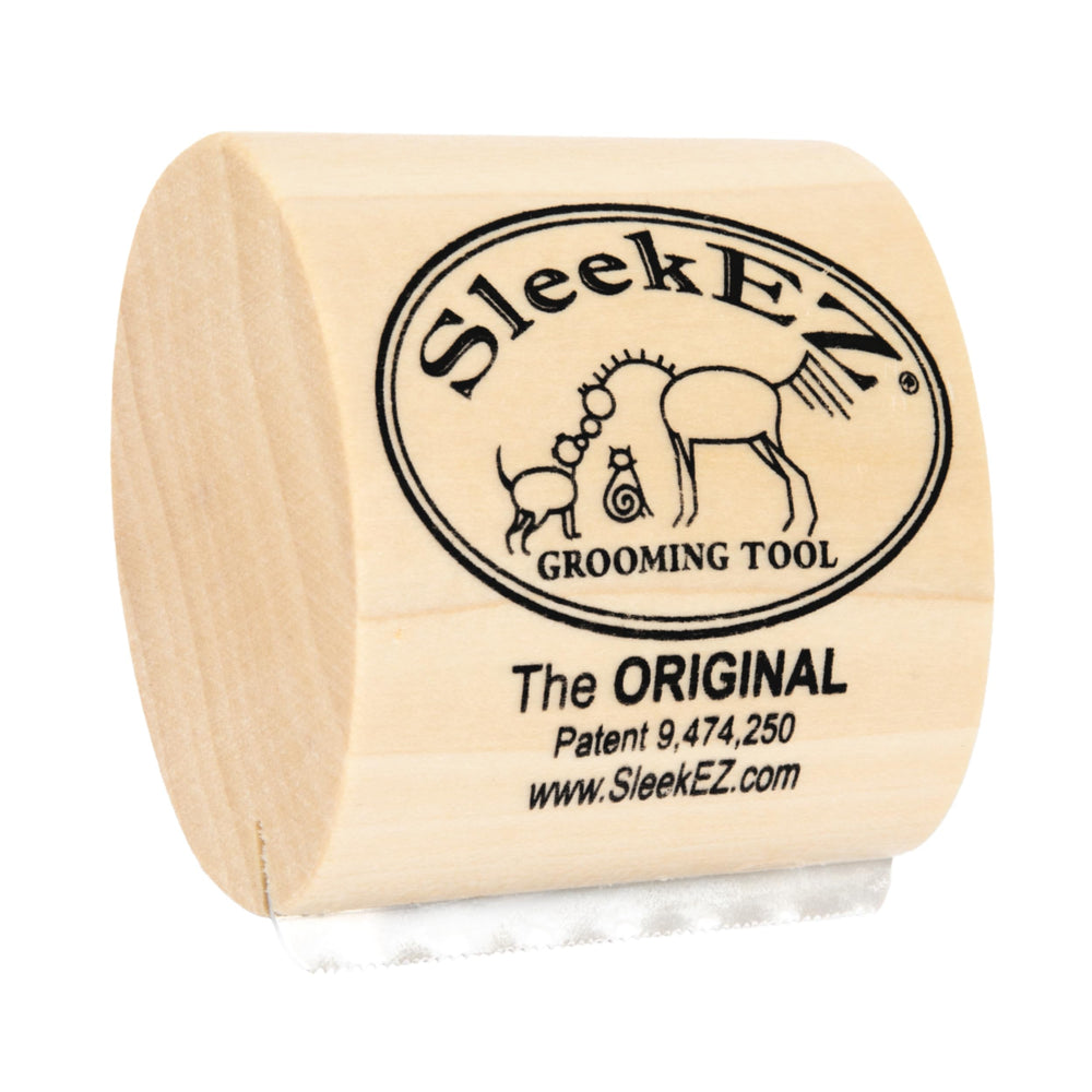 Cepillo SleekEZ para gatos deslanado eficiente y suave.