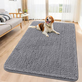 Smiry Dog Door Mat close-up shows soft chenille cushions paws and traps dirt.