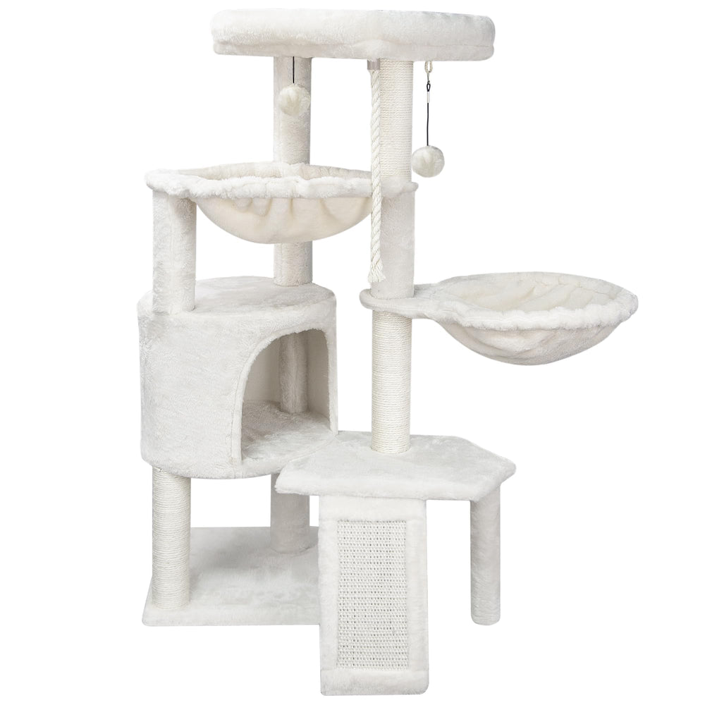 Smouatou Wang Xin cat tree top platform offers a comfy view