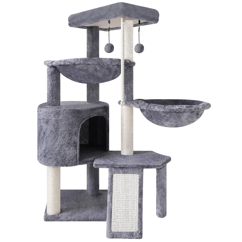Smouatou Xin three-layer cat tree top platform offers a sunny window view.