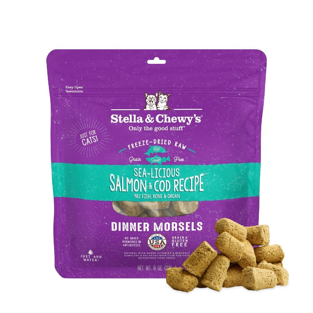 Stella & Chewy's salmon-cod-bowl: protein-rich morsels ready for serving.
