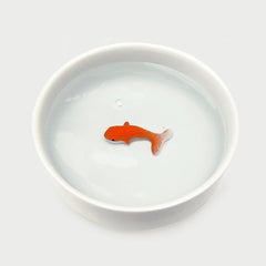 Suck UK ceramic cat water bowl features a durable, easy-clean surface.