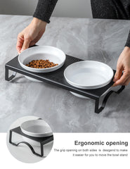 TEAKISS bowls with sloped edge reduce spills and guide food into bowls