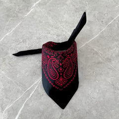 The Peacock Crew 10-pack worn as headscarf for chic style.