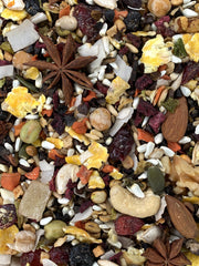 Versele-Laga Goldenfeast Central American Blend ingredients image highlighting diverse components for nutritionally rich meals
