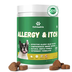Vetriuntrix Dog Allergy Chews jar front showing chicken flavor for itch relief potential.