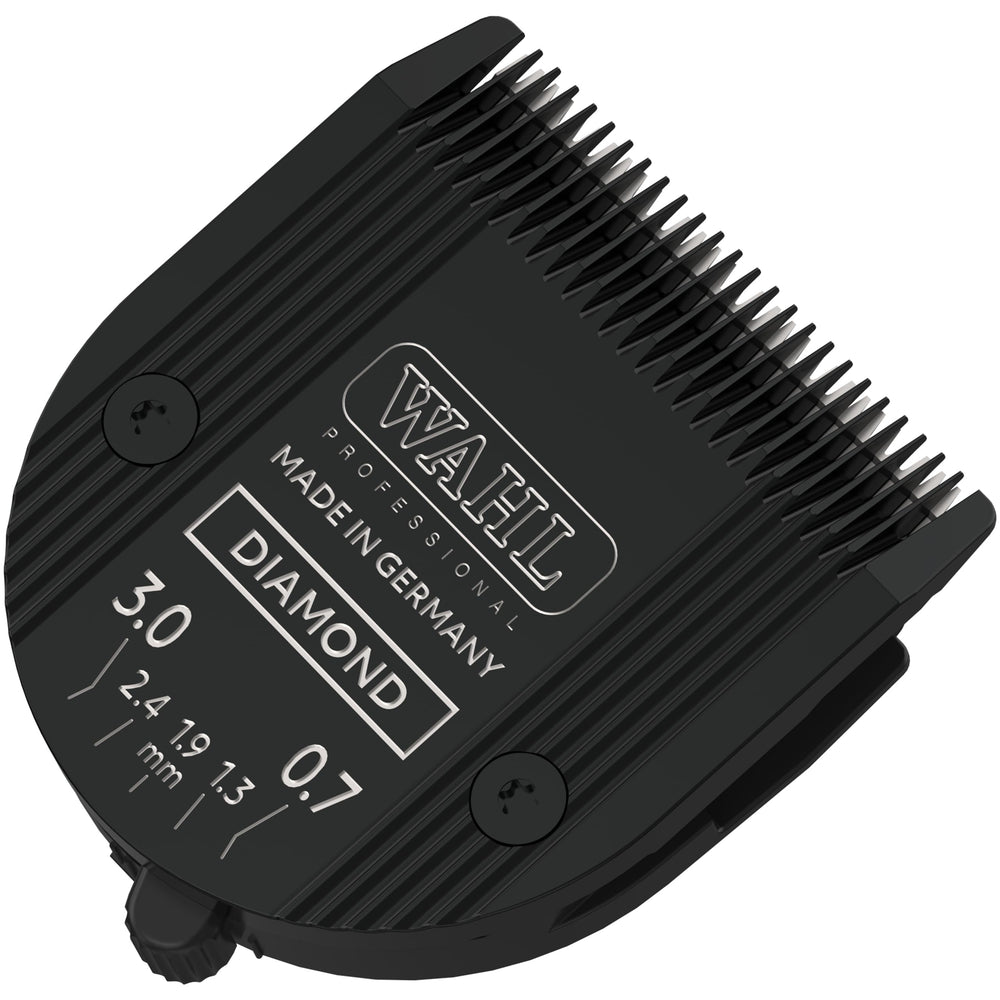 WAHL 5-in-1 Diamond Blade on Arco clipper for precise grooming.