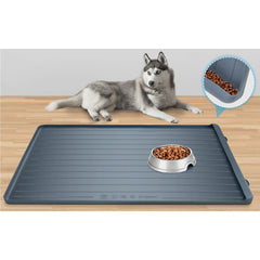 Yessotech dog feeding mat pocket design captures kibble and water for quick cleanup.