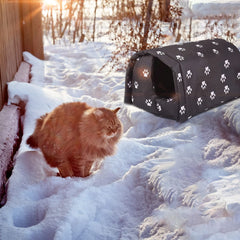 YOMEESOUL plush-lined cat house provides cozy warmth for chilly evenings.