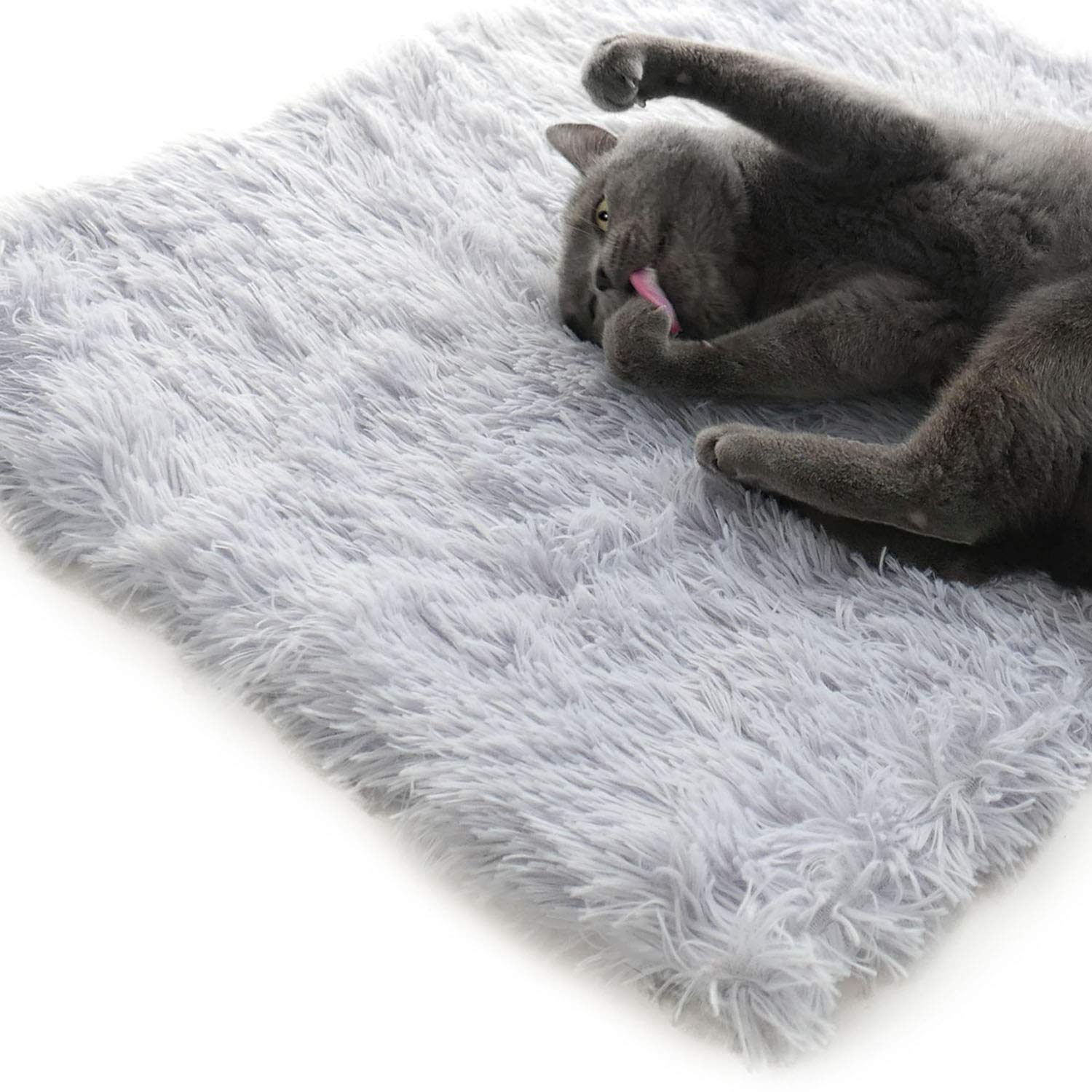 4CLAWS corner-enclosure feature encourages curling up for cats or small dogs
