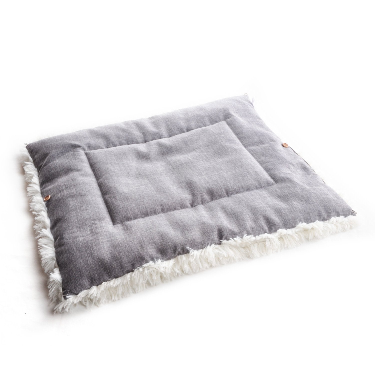 4CLAWS furry pet bed mat offers 24x20 size and 15-inch bed when folded