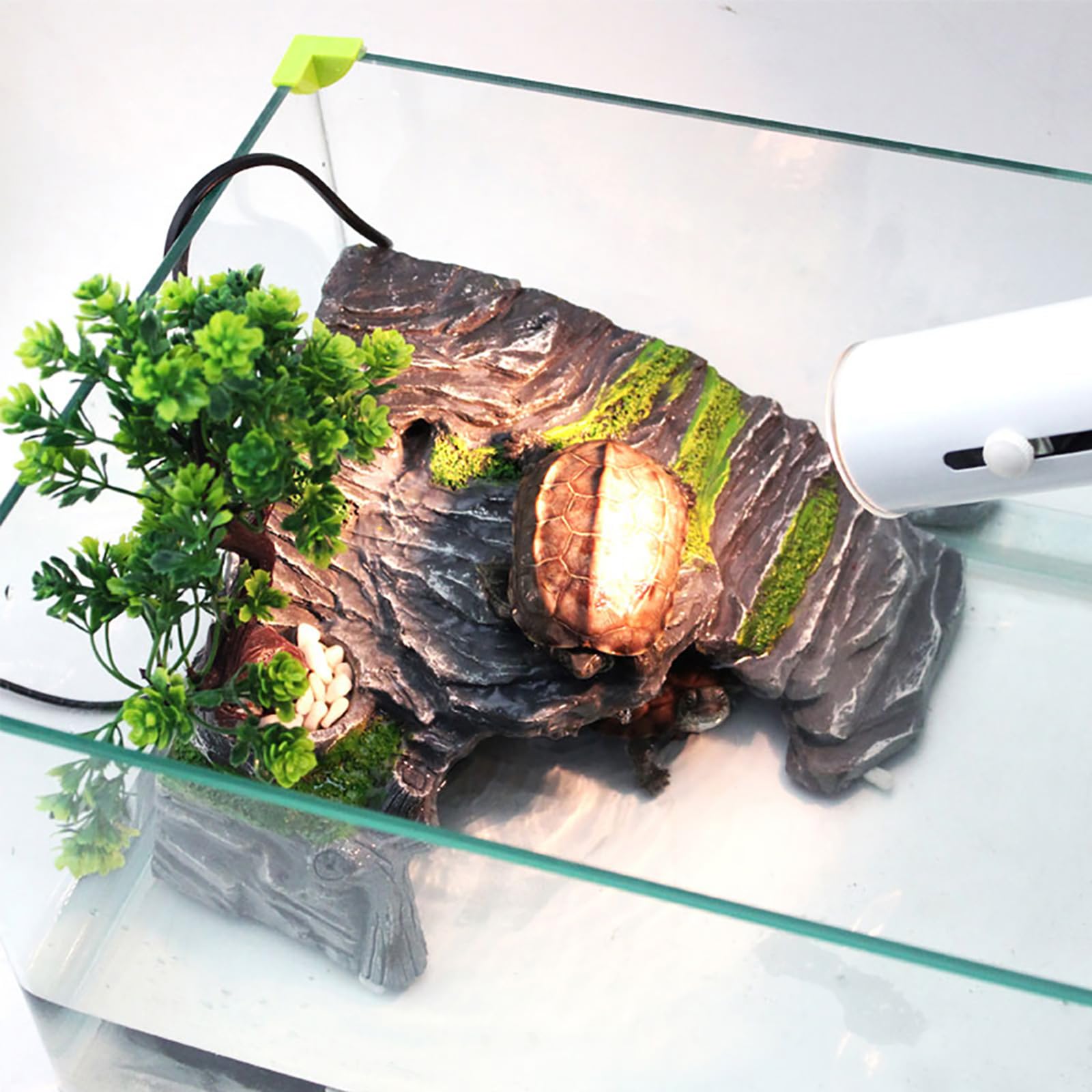 OMEM Reptile Box Shelter mountain-stream look enhances natural terrarium aesthetics