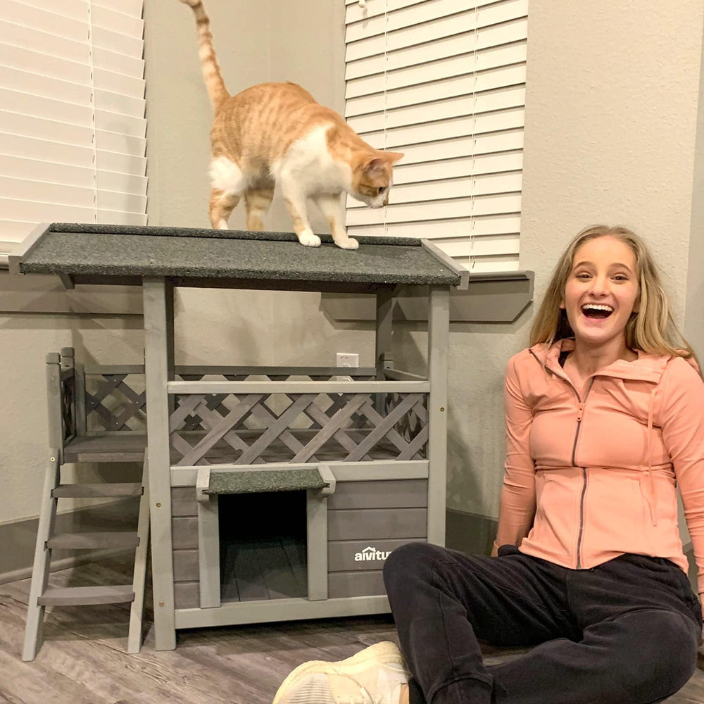Aivituvin cat house easy assembly with aligned screw holes for quick setup.