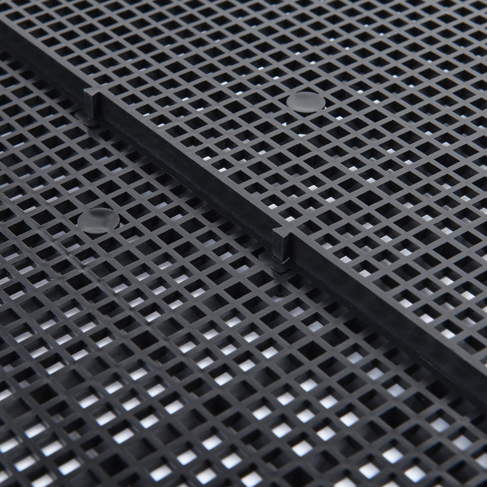 ALEGI bottom-partition tray helps organize sediments and maintain water clarity.