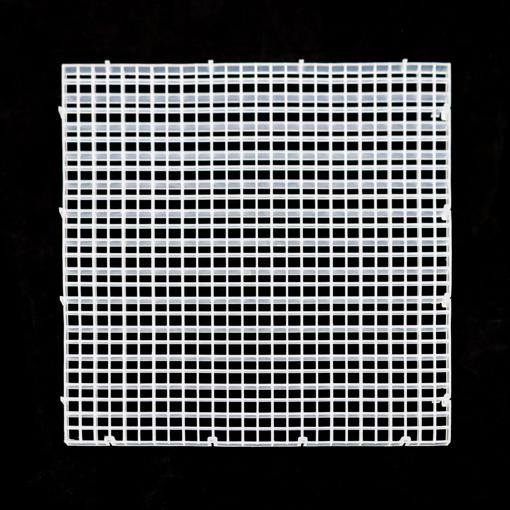 ALEGI plastic egg crate detail shows crop-and-connect capability for custom layouts.