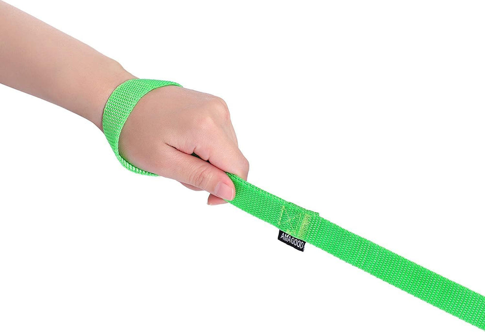 AMAGOOD non-absorbent material keeps leash light in rain.
