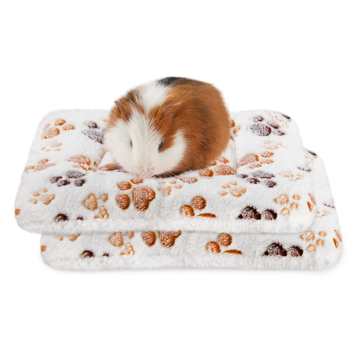 Amakunft Guinea Pig Bed Mat Setup shows cozy resting space for small pets.