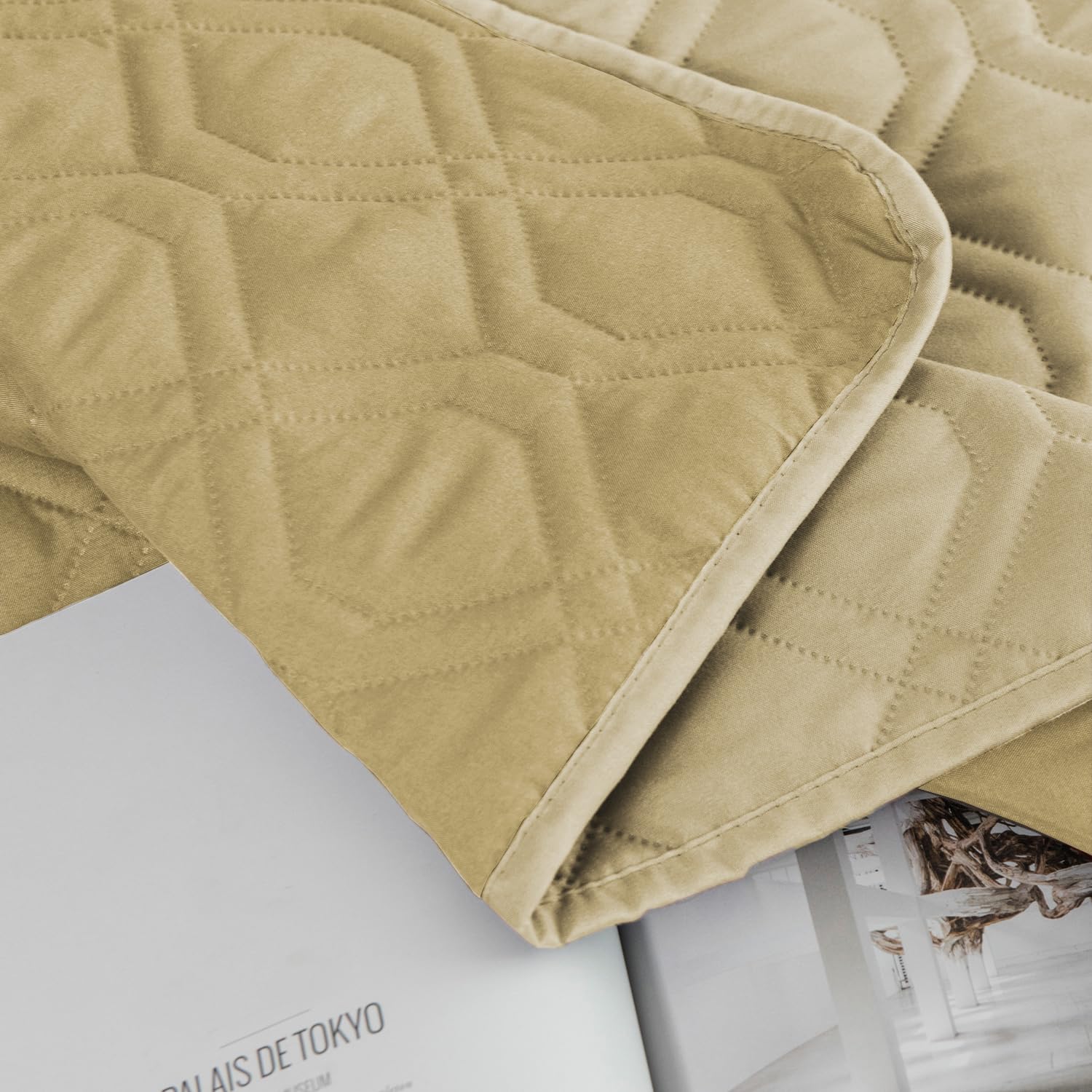 Ameritex machine-washable cover allows quick, hassle-free cleaning.