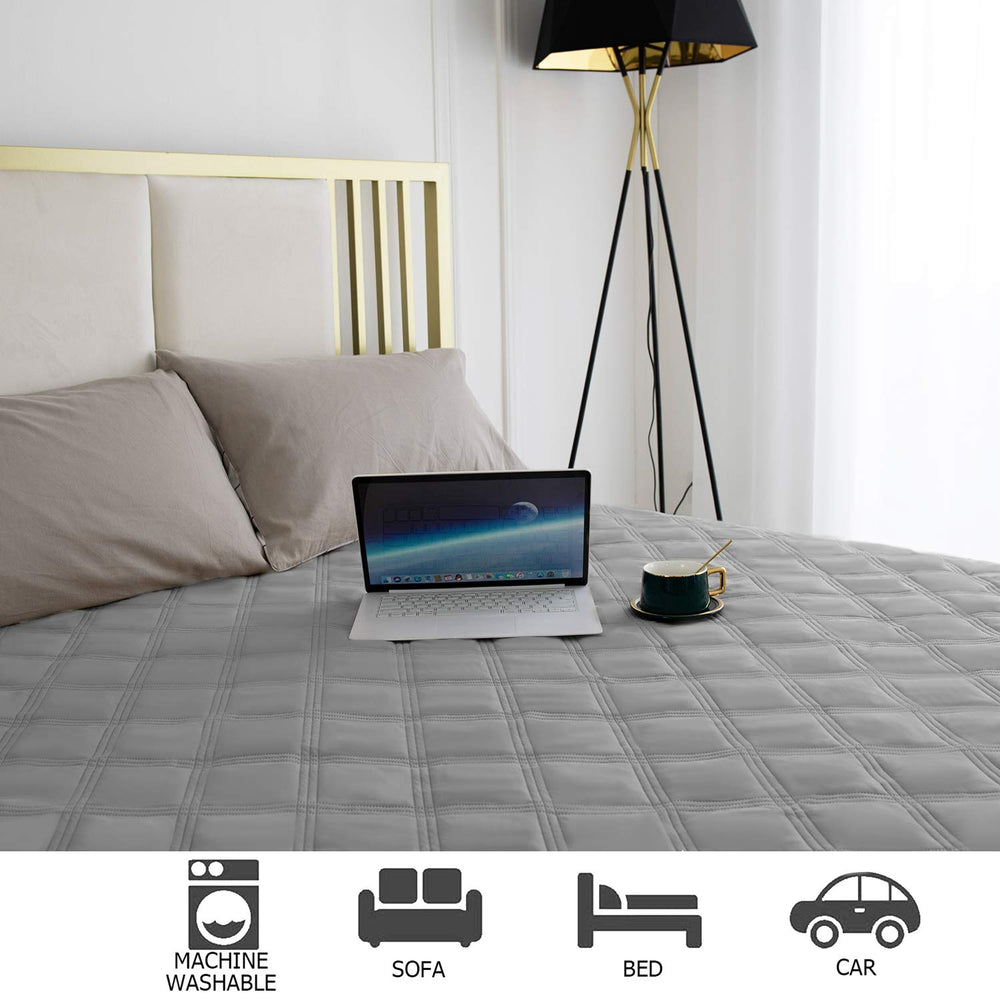 Ameritex machine-washable bed cover simplifies quick cleanups.