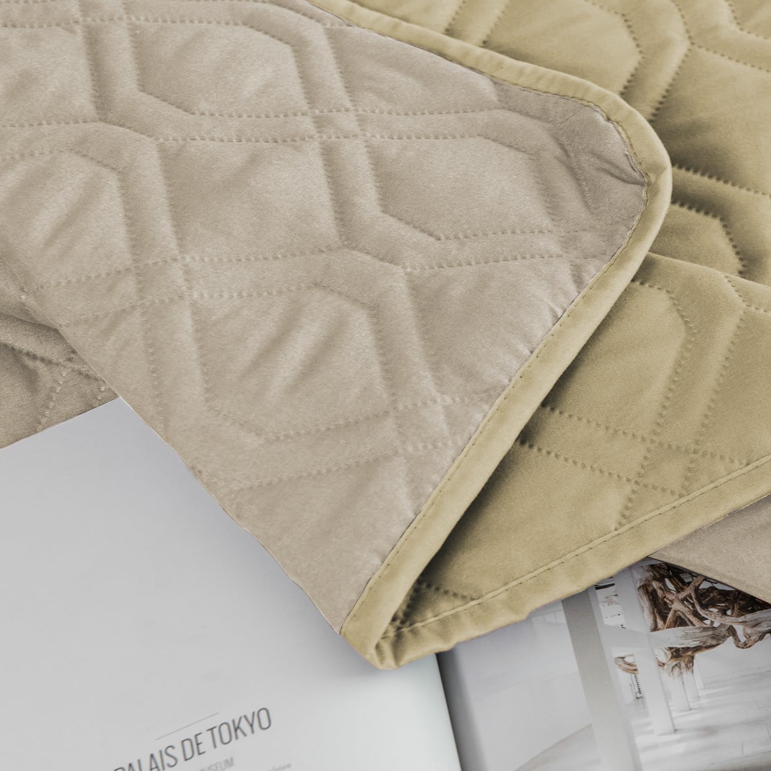 Ameritex pet-friendly cover for shared time with dogs and cats.