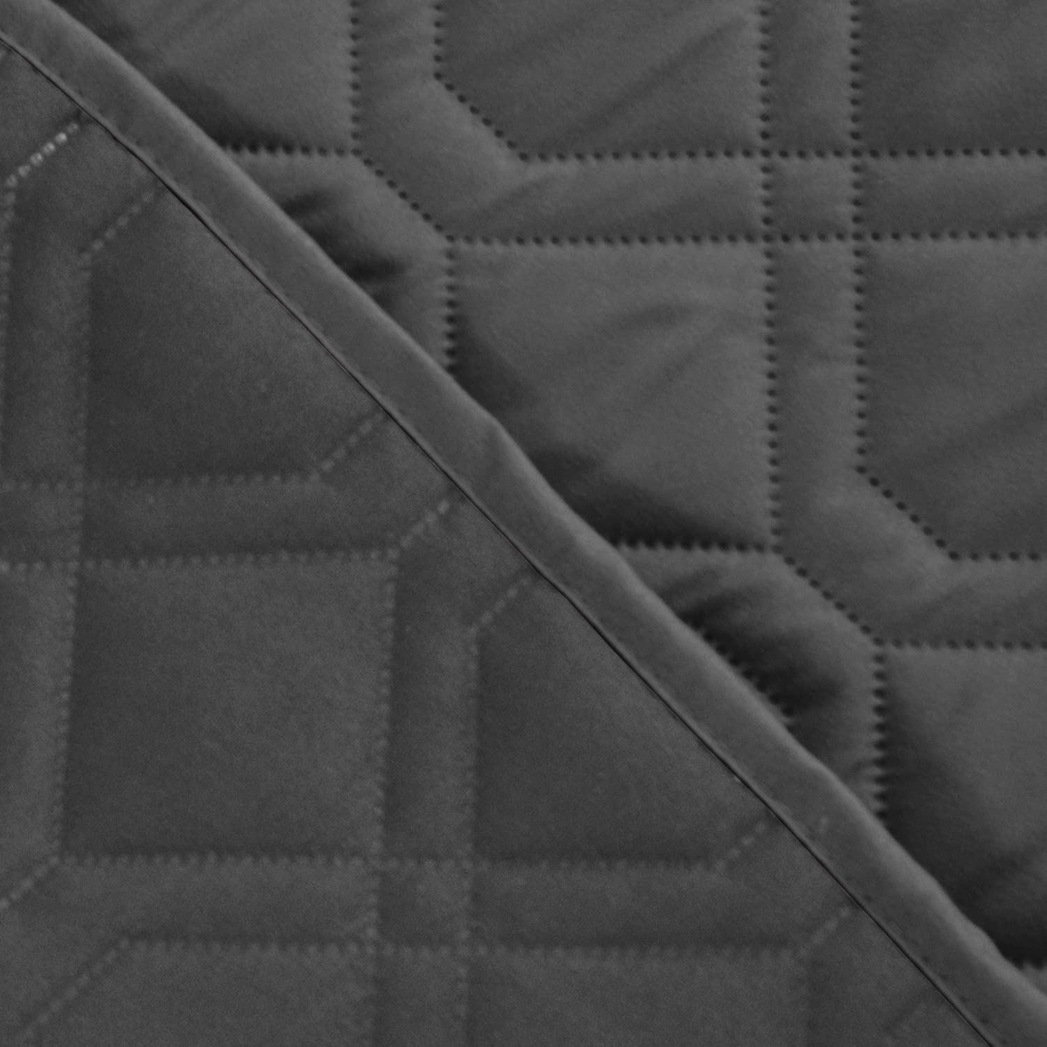 Ameritex waterproof blanket color-matching reversible side helps blend furniture styles