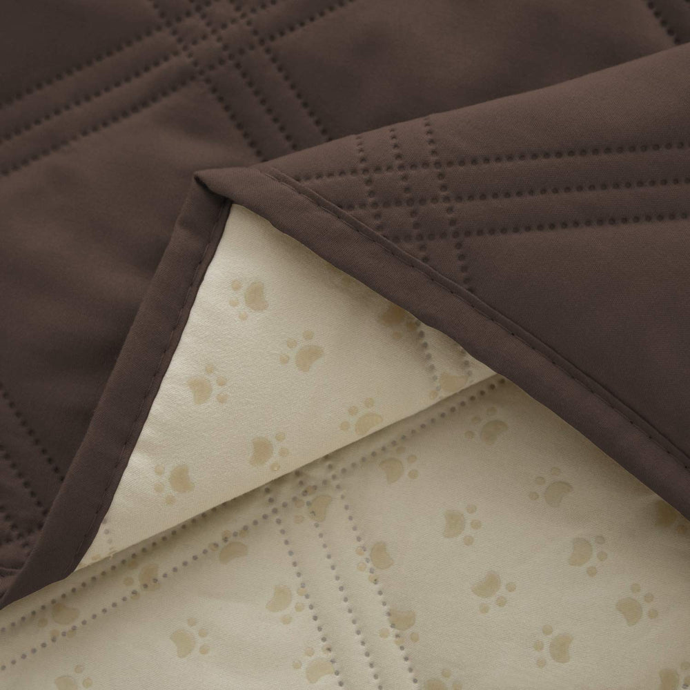 Ameritex dog bed cover fitted to bed frame keeps area clean.