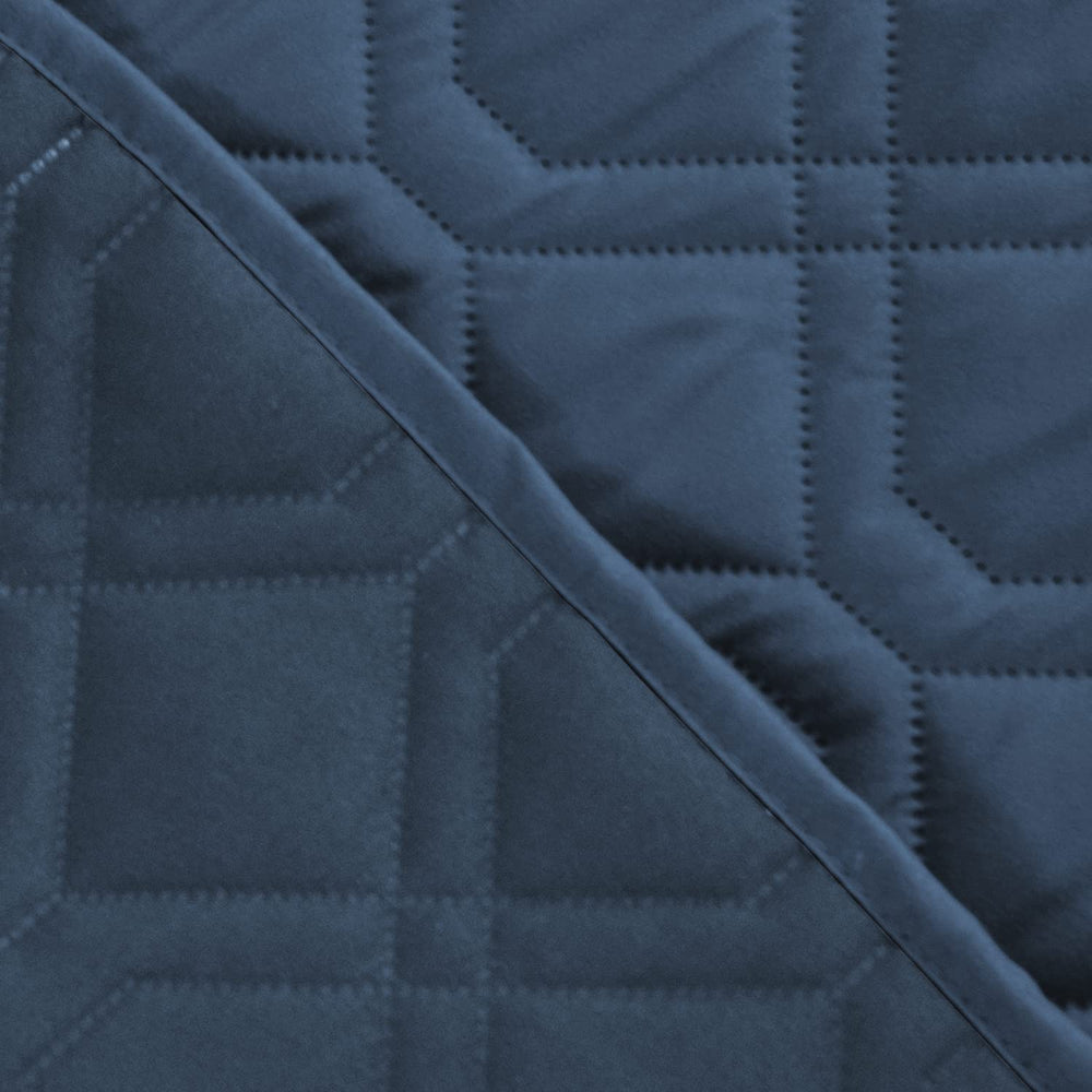 Ameritex wide-fit dog bed cover adapts to different furniture sizes.
