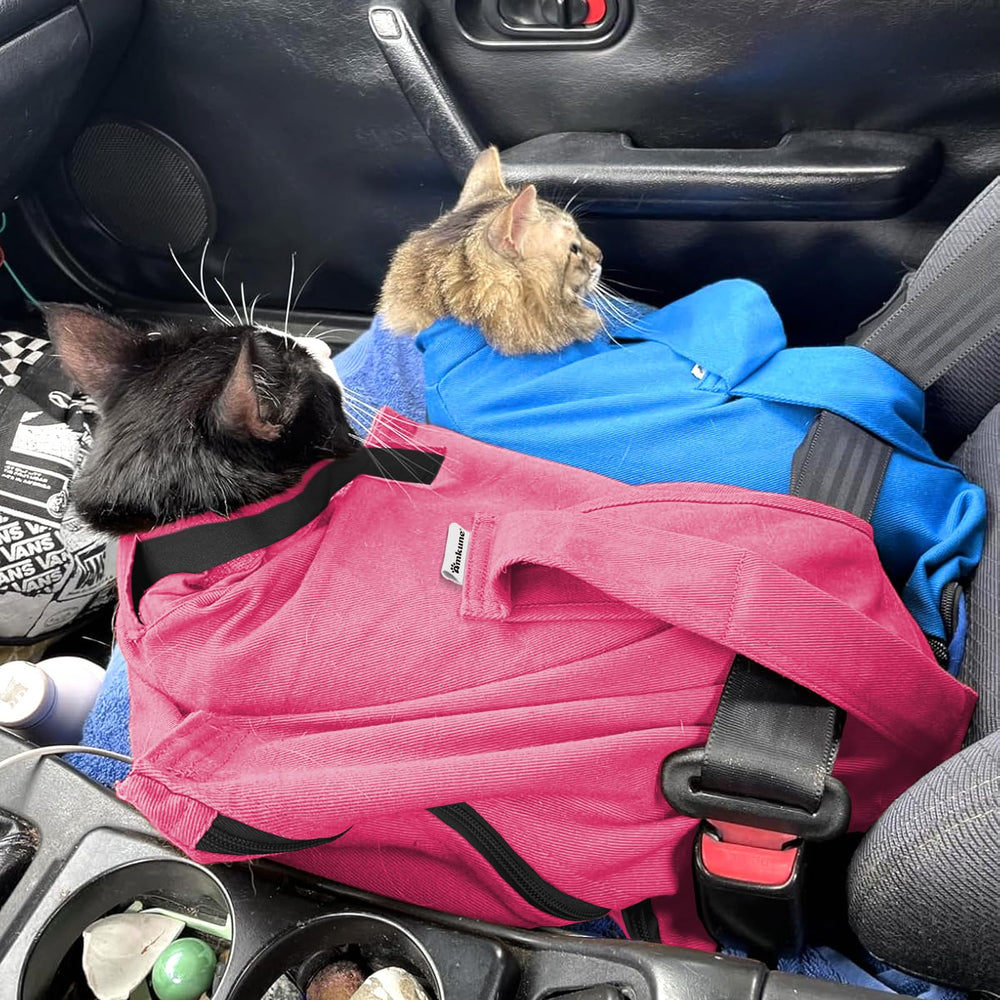 Amkune Cat Carrier Pouch machine-washable durability for easy care.