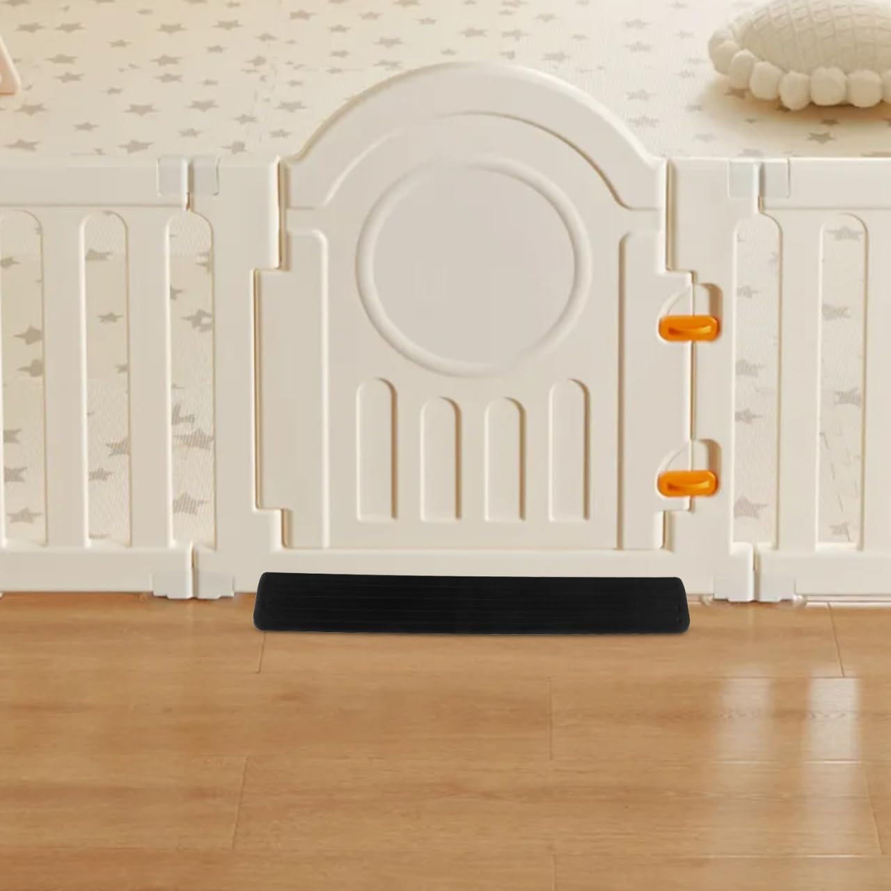 Amosfun modern aesthetic gate plate blends with home decor.