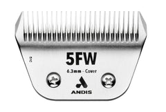 Andis ceramicEDGE 5FW close-up shows its 31-tooth ceramic cutter for a smooth finish.
