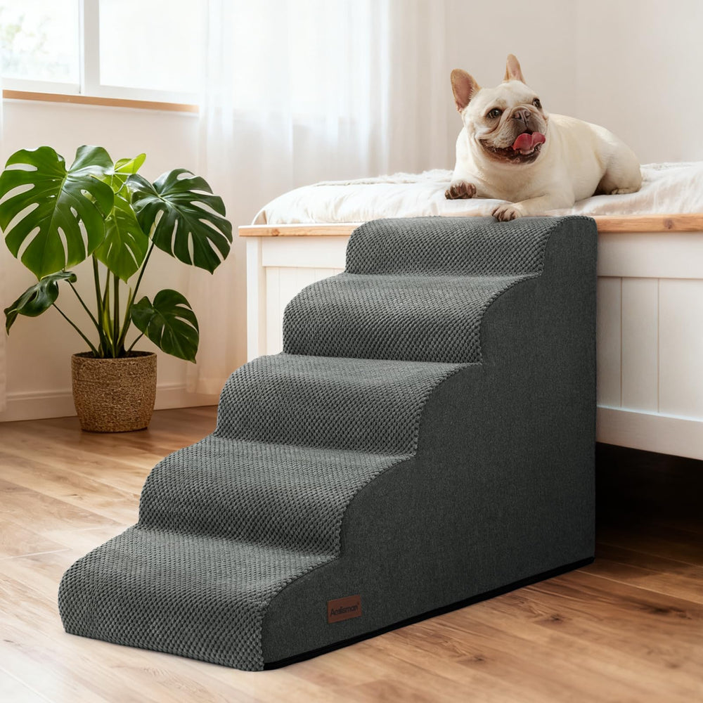 Aodisman anti-slip ramp boosts safety as pets climb with confidence.