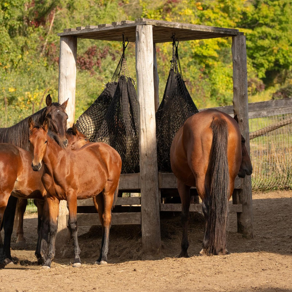 Aoneky Bale Hay Net closeup highlights 3mm knotless nylon for durable, snag-free feeding.