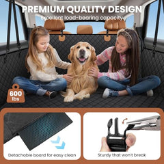 A-Pce breathable-mesh-window improves visibility and pet comfort.