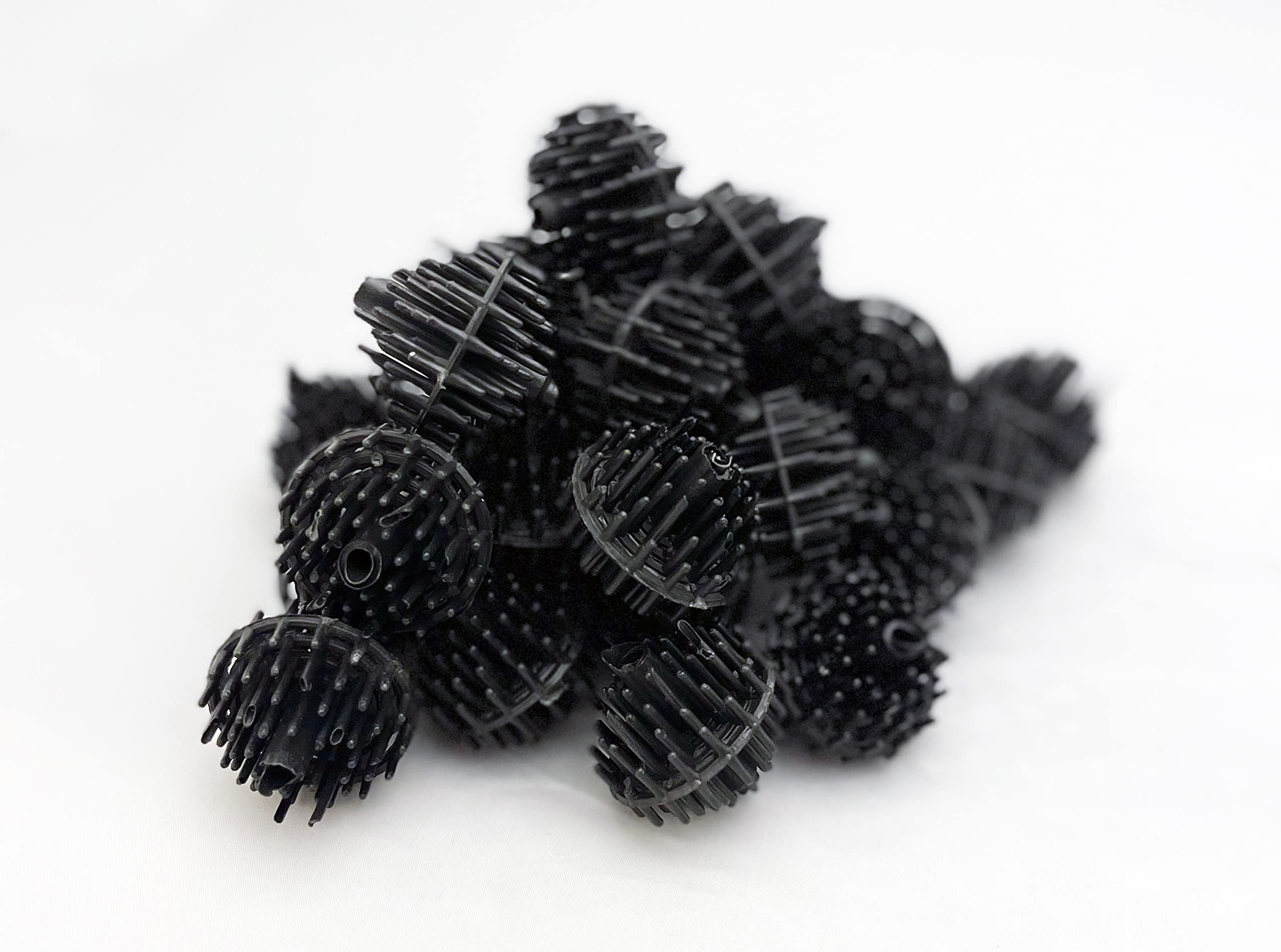 Aquarium Masters bio balls vs lava rock highlight smoother debris passage and consistent surface area.