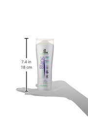 Artero Blanc foaming lather coats the coat for gentle cleaning and color enhancement.