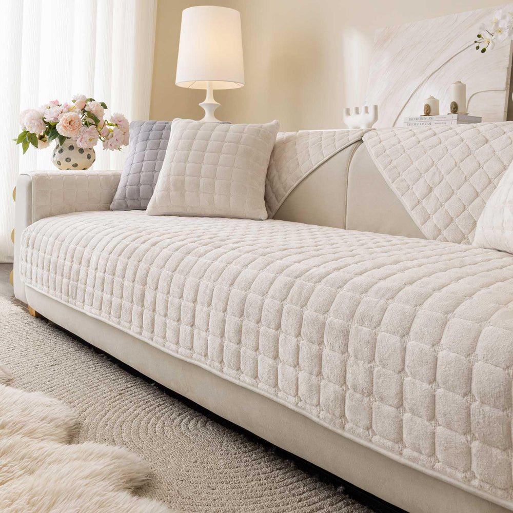 Aucrovee Velvet couch cover shows soft touch for pets, hair resistance and cozy comfort.
