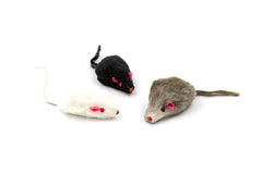 AXEL PETS real rabbit fur mouse close-up shows plush texture for safe indoor play.
