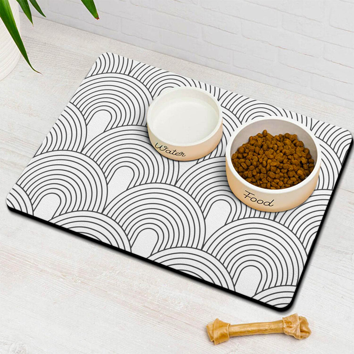 Ayiashiab absorbent-dog-food-mat absorbs spills quickly for a clean feeding area.