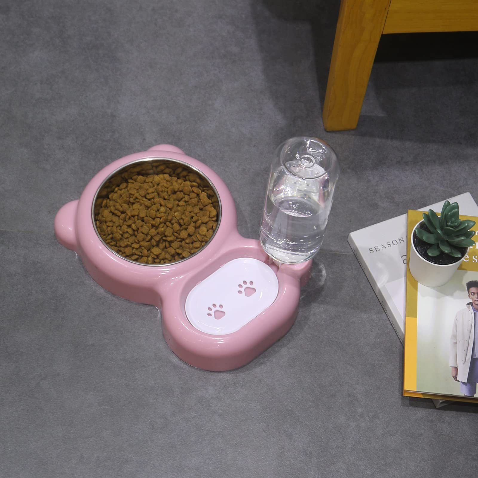 Azwraith mess-free pet mealtime reduces spills and messes.