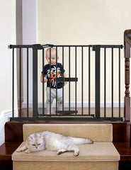 BABELIO 29-48 inch extra-wide gate with secure, adjustable width for wide openings.