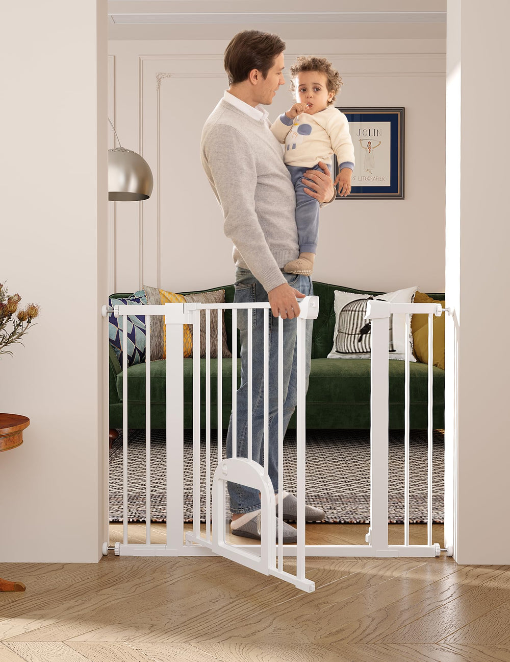BABELIO baby gate auto-close stay-open demonstrates convenient door control.