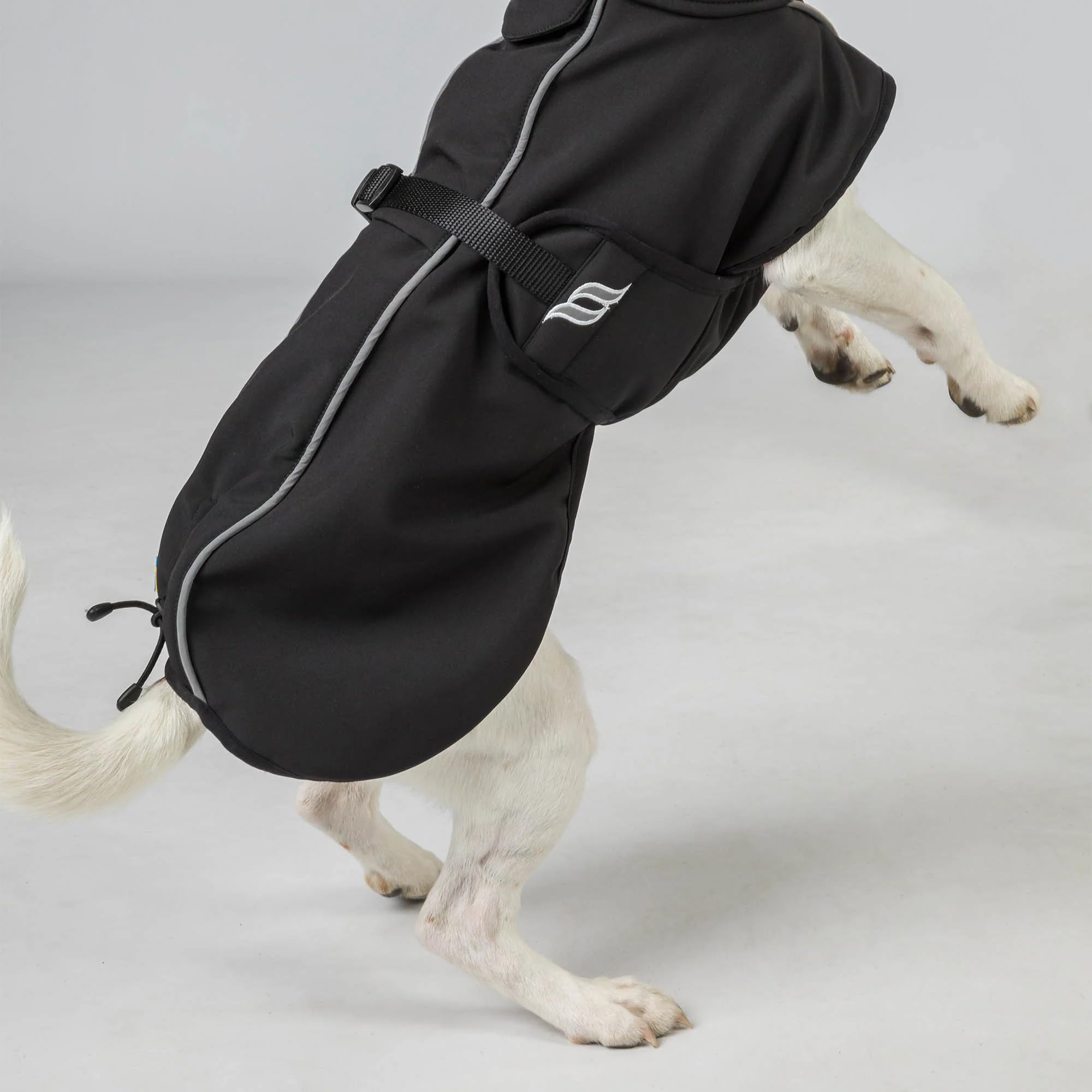 Back on Track Bark All-Round Dog Coat side profile highlights mobility-friendly design for active dogs