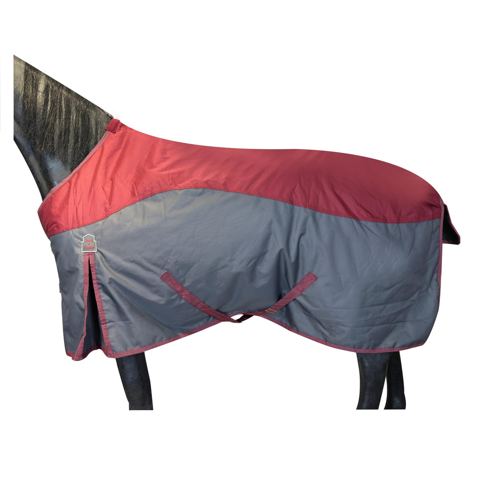 Barn & Stable 600D winter blanket waterproof shell keeps your horse dry in rain and snow.
