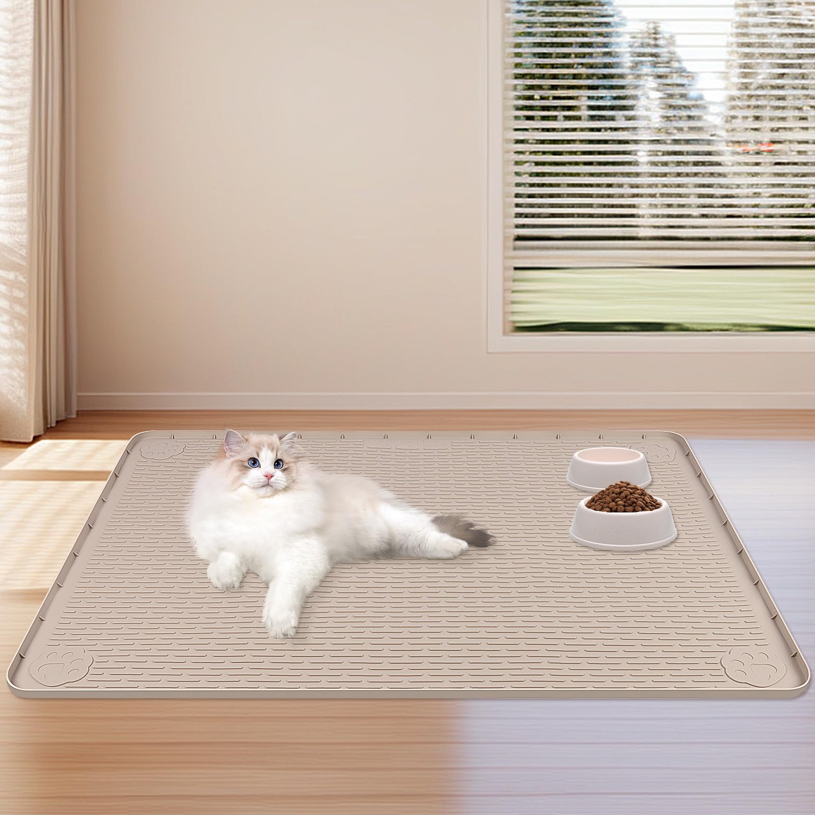 Bartuke large feeding mat with multiple bowls and fountains.
