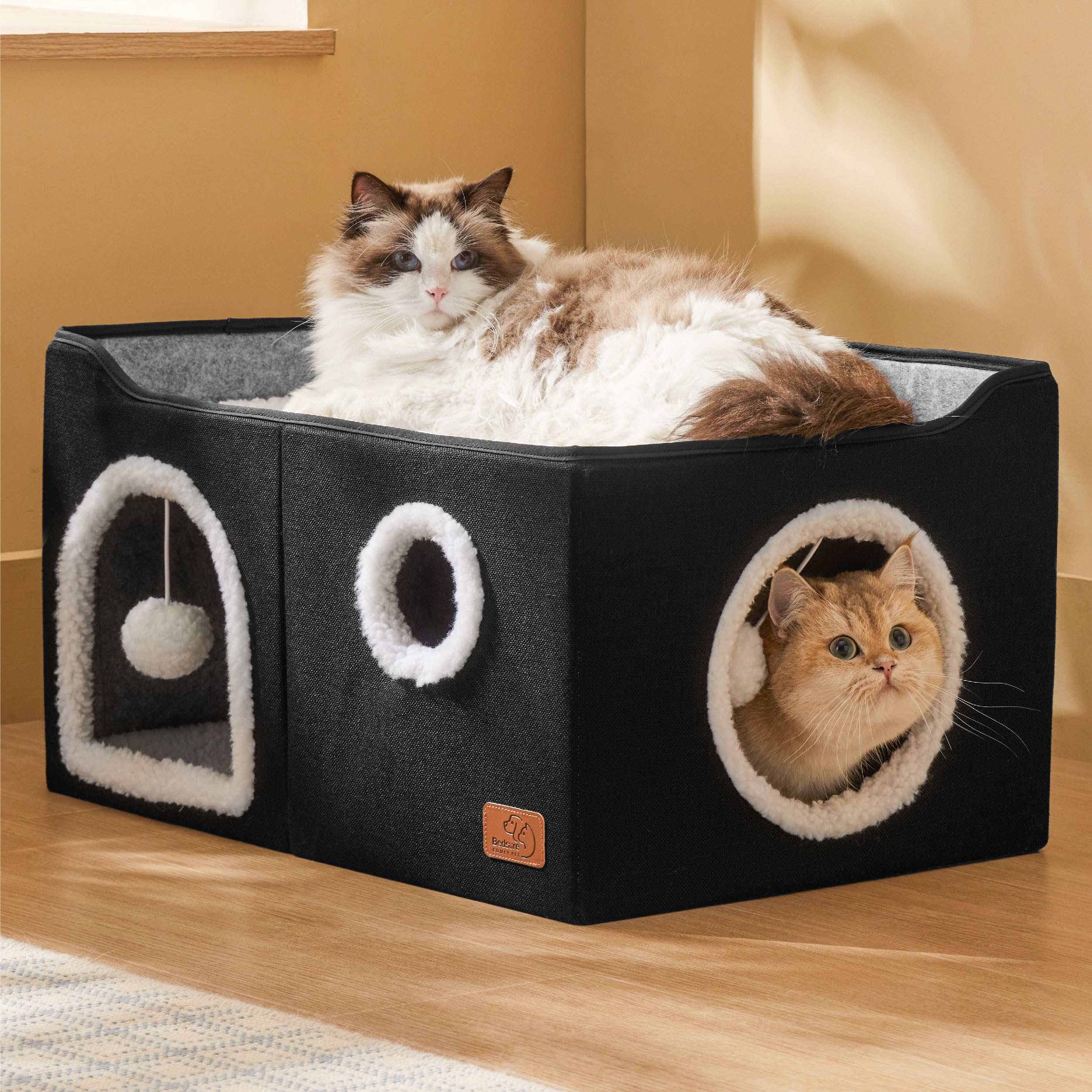 Bedsure removable cushion with machine-washable cover for easy cleaning
