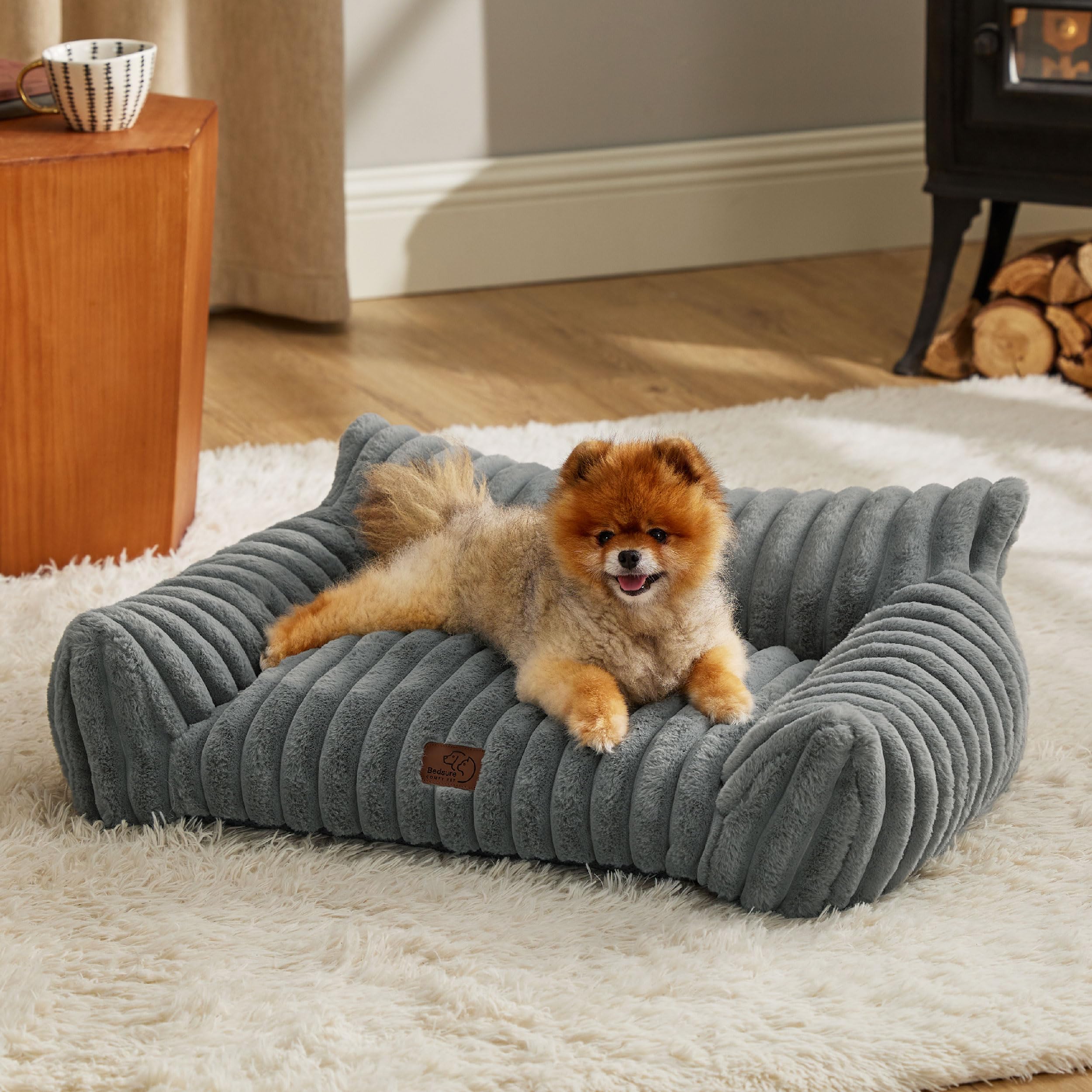 Bedsure cute cat couch front view emphasizes cozy support for pets.
