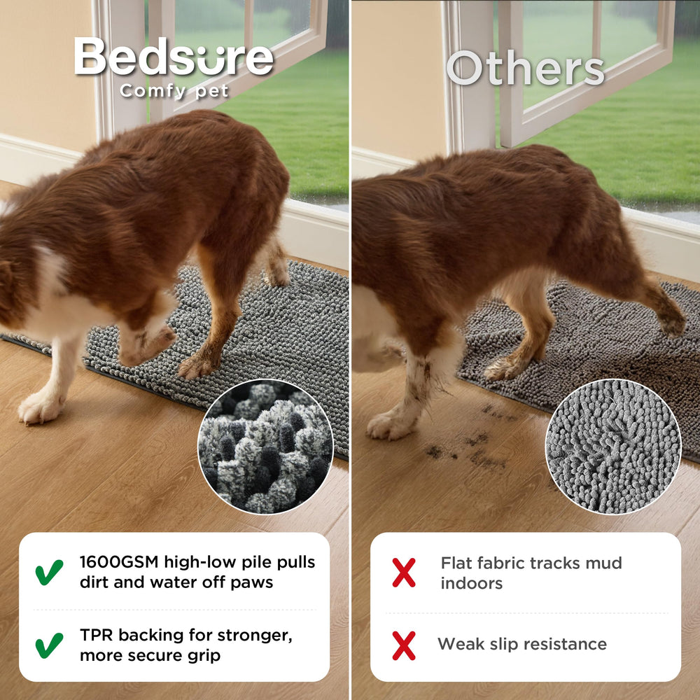 Bedsure dog door mat soaking up water with 1600gsm microfiber density.