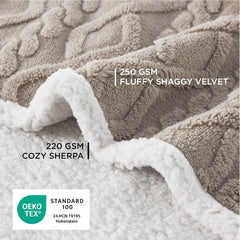 Bedsure durable edge stitching pet blanket with tufted cable pattern for longevity.